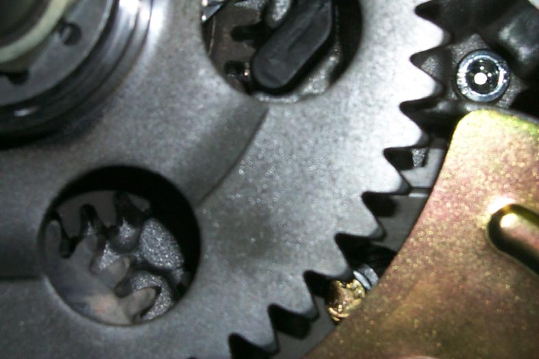 Oil the THREADS OF THE STUD BOLTS M10. Assemble the 4 FLANGED NUTS M10 (1) with WASHERS (2). WARNING!!! GREASE THE CONTACT SURFACE USING MOLYKOTE GREASE. DO NOT TIGHTEN.