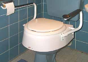 Für viele alte Menschen ist die übliche WC- Höhe zu niedrig. Das anstrengende Hin setzen und Aufstehen lässt sich durch Haltegriffe erleichtern.