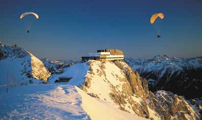 Gasthaus Dachstein Gletscherrestaurant Direkt in der Bergstation der Dachstein Seilbahn befindet sich das Dachstein Gletscherrestaurant.