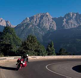Tour 1 Rund um den Großglockner Rocks around the Glock Mit einer Fläche von rund 1.800 Quadratkilometern ist der Nationalpark Hohe Tauern der größte Nationalpark Mitteleuropas.