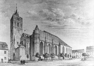 Kleists Geburtshaus St. Marienkirche [mit dem Geburtshaus Heinrich von Kleists und dem Kommandantenhaus im Hintergrund].