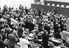 Währungsunion 41 Volkskammerwahl 1990 43 Verhandlungen mit den Vier Mächten 47 Uneinigkeit der Westmächte 47 Unsicherheit in der Sowjetunion 50 Einigung in Ottawa 51