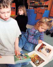 _Einleitung Die sprachlichen Ausdrucksmöglichkeiten von Kindern zu entwickeln und zu pflegen, ist eine der zentralen Aufgaben des Kindergartens.