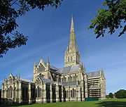 Seite 39 Kirchenentdecker 11 Superlative im Kirchenbau Die Kathedrale von Salisbury Die Stadt Salisbury liegt im Südwesten Großbritanniens in der Grafschaft Wiltshire.