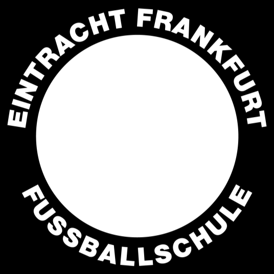 1 Mit Spaß und Freude Fußball (er)leben Die Eintracht Frankfurt Fußballschule wurde im Jahr 2001 von Bundesliga-Rekordspieler Karl-Heinz Charly Körbel gegründet.