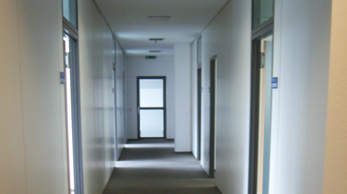 Objektdaten Langer Kornweg 34k Hallen- und Büroflächen. Büroflächen verfügbar ab 70 m². 3 Außenliegender Sonnenschutz.