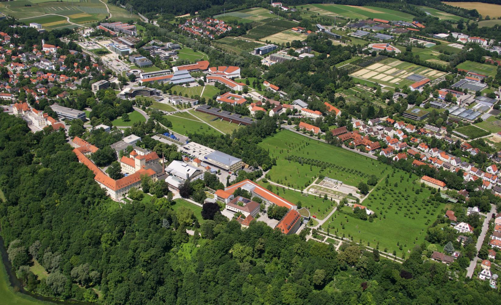 Gesamt Weihenstephan umfasst eine Fläche von 284 ha. Hochschule: 640 Mitarbeiter und Professoren TU München, Abteilung Weihenstephan: 1.