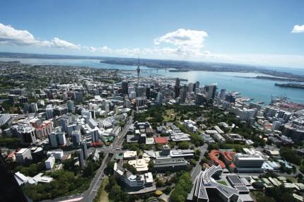 Auckland Plan derzeitige Situation Einwohner: 1,5 Millionen - 90% der Einwohner leben im Stadtkern > 80% von