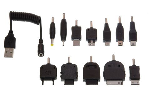 MP-5201 Sehr kompakte und stabile Bauform Eingebautes Micro-USB Kabel für direkten Geräteanschluss Aufladbarer Li-Ionen Akku 5200mAh (3,7V) / 19,24Wh Micro-USB 5V 1000mA USB 5V 1500mA Micro-USB Kabel
