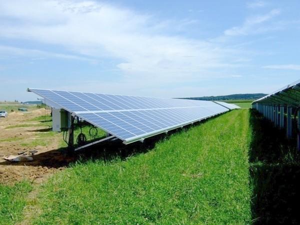 Erneuerbare-Energien-Projekte der Enovos Deutschland AG Solarkraftwerke Frauental Standort: Schwaighausen, Nähe Memmingen, Bayern