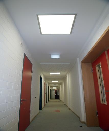 Rentabilität LED Produkte - am Beispiel eines Bürogebäudes Einfaches Qualitätspanel 5 Tage 10h UMBAU Leuchte T8 SchahlLED UPG Panel Leuchtenanzahl 100 100 Stromverbrauch je Lichtpunkt (System) 72 42