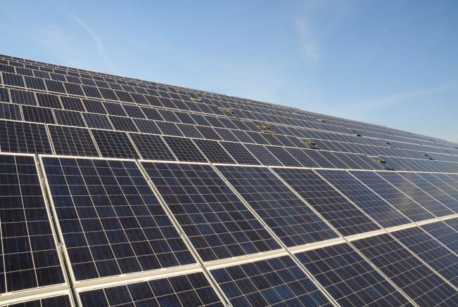 11 Ausbau der Energieproduktion BÜRGERKRAFTWERK 10 MW Solarprojekt 0,5 Mio. 4,0 Mio.
