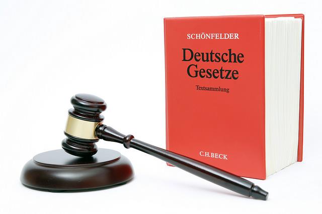 Das Unternehmen Justiz (II) 3 Oberlandesgerichte,19 Landgerichte,130 Amtsgerichte, OVG + 8 Verwaltungsgerichte, 3 Landesarbeitsgerichte + 30