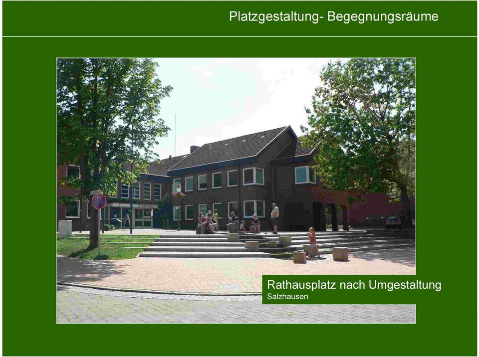 Rathausplatz nach