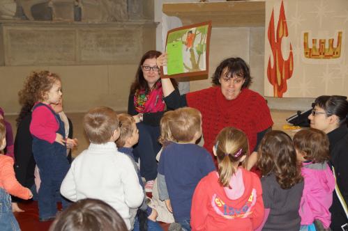 1 bis 3 Jahren in einem überschaubaren Zeitrahmen wollen wir miteinander Gottesdienst feiern. Eingeladen sind Kinder, Eltern, Großeltern, Paten KLEINE LEUTE GOTTESDIENST Sonntag, 17.01.