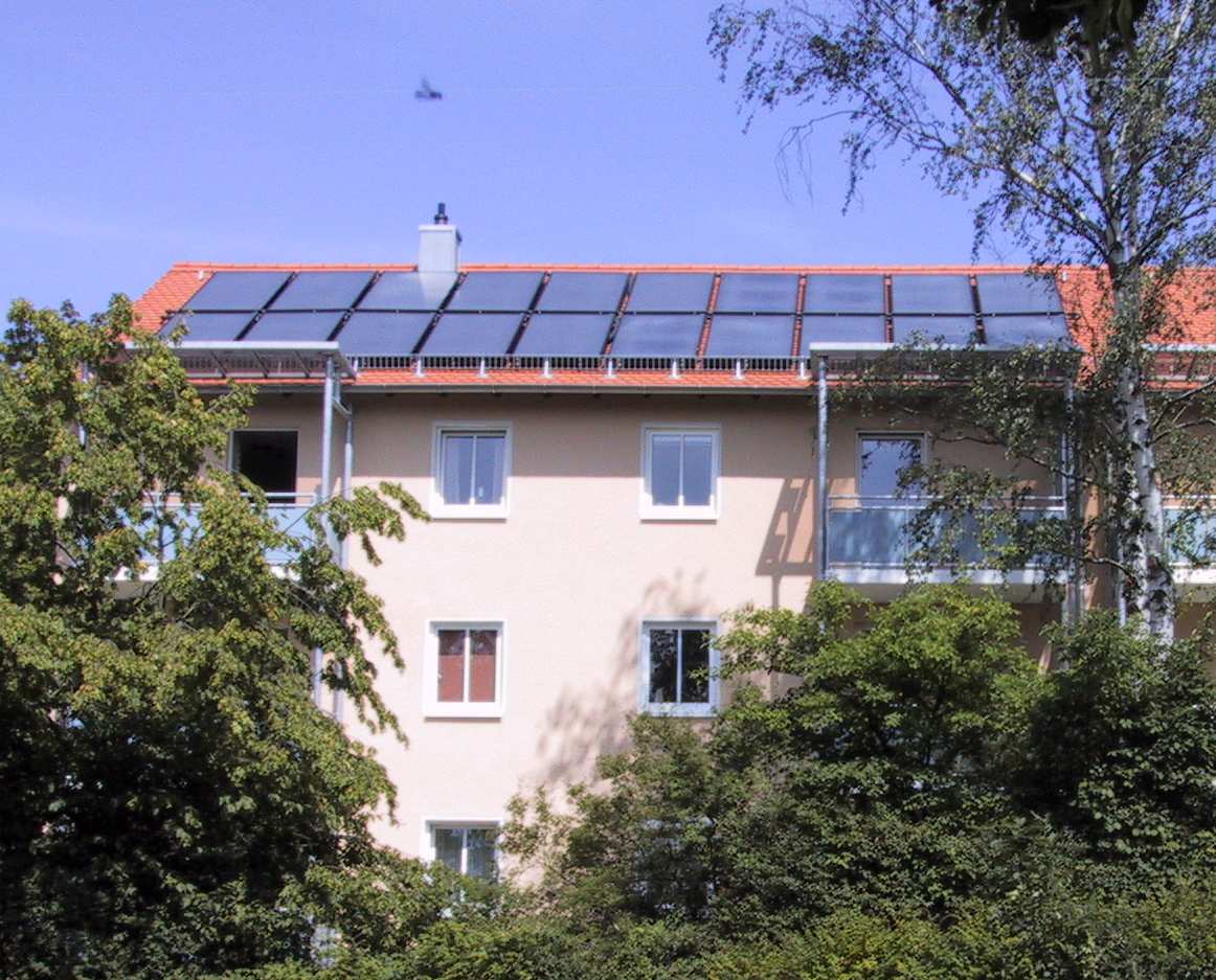 Solarthermie-Anlage in einem Mehrfamilienhaus der GEWOBAU Erlangen in