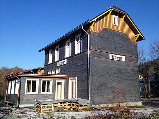 Der Innenausbau des Dorfgemeinschaftshauses wird über die Wintermonate sicherlich deutlich voranschreiten können. Die endgültige Fertigstellung des Projektes ist für Ende 2014 geplant.