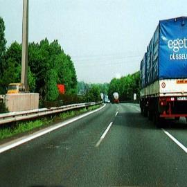 Frage 190 Das Überhlen ist erlaubt: Auf einer Kraftfahrzeugstraße. Beim Herannahen an eine Fußgängerstreifen.