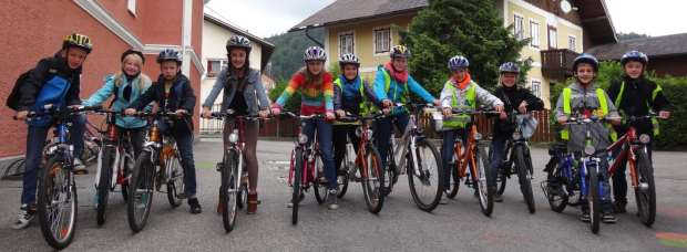 Bewusstseinsbildung und Kommunikation: Munderfing sammelt Fahrradkilometer Aufruf an ganze Gemeinde