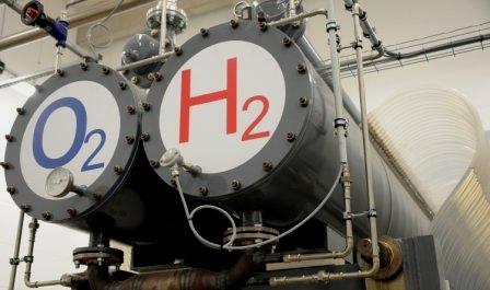 Wasserstoff: Erzeugung, Speicherung und Verteilung Bindeglied zwischen nachhaltiger Mobilität und sicherer Energieversorgung Zielmarkt Deutschland 2025 1.