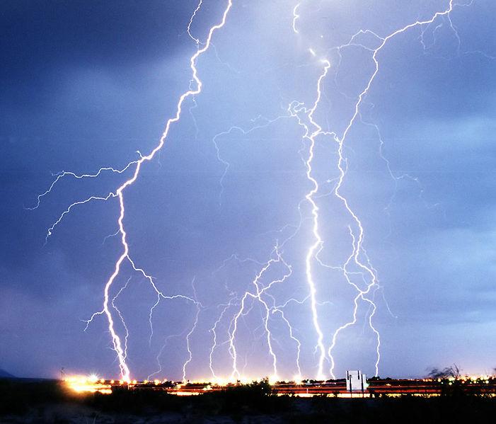Atmosphärische Quellen Blitze (elektrische