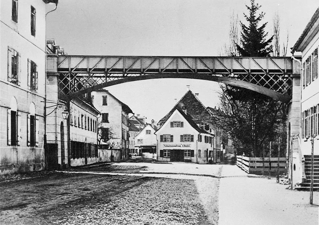 Bregenz Metamorphose einer Stadt Auf der Brücke über die Reichsstraße wurde Kohle befördert.