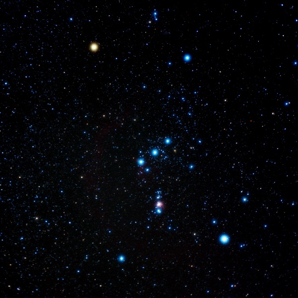 Sterne: Sternbild Orion Sonnen wie unsere, aber weit entfernt von unserem Sonnensystem -> heiße Gaskugeln -> 5000 sichtbar mit bloßem Auge