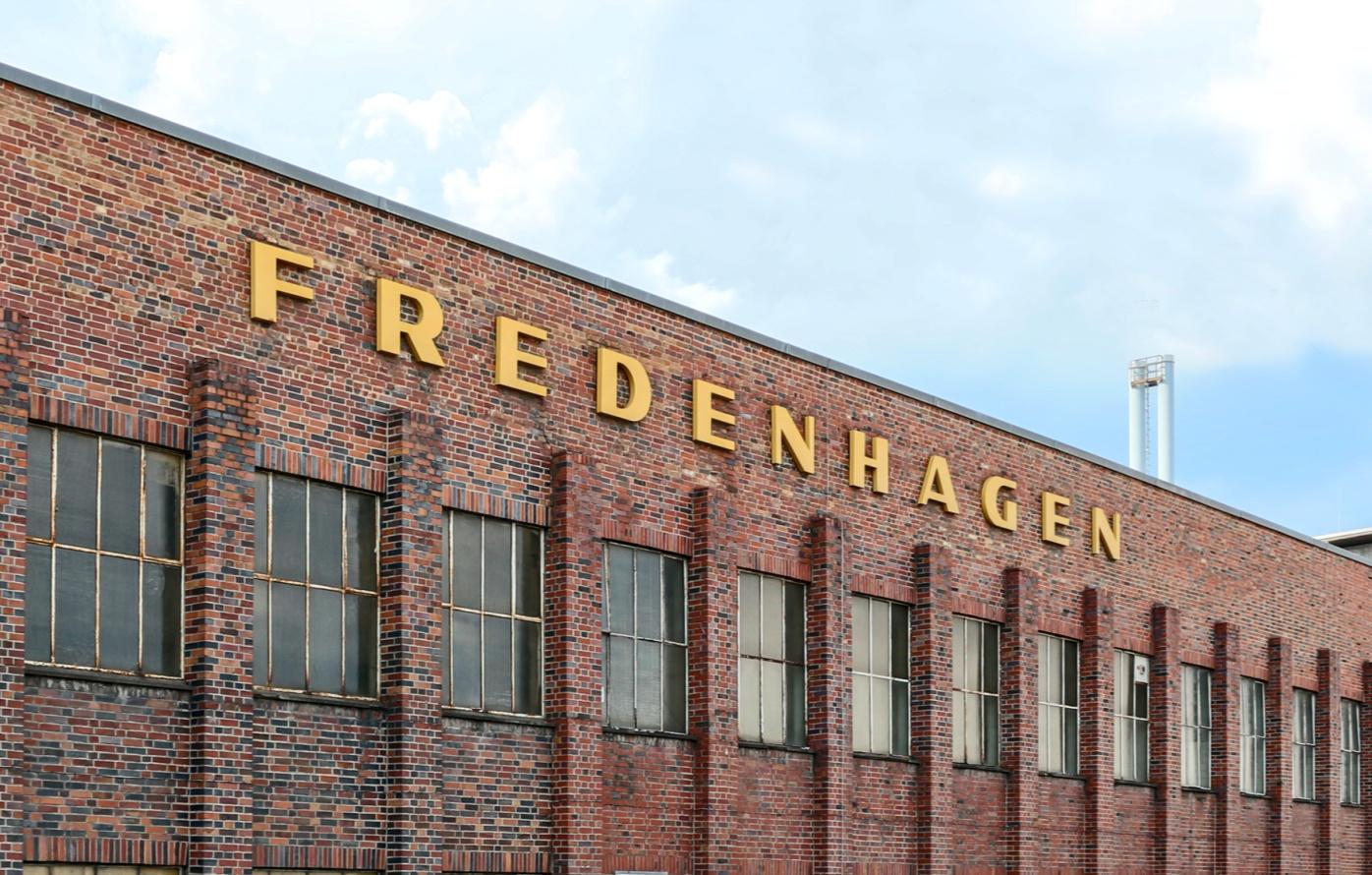 Die 'Alte Dame' FREDENHAGEN EINE WIE KEINE Größe, Lage, Ausstrahlung und Ambiente sind Alleinstellungsmerkmale dieses über 100 Jahre alten Industriebaus.