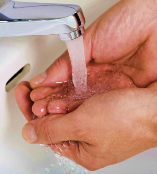 Personalhygiene Das gilt es zu beachten Regelmäßiges Händewaschen Vor: Nach: der Arbeitsaufnahme, dem Bearbeiten empfindlicher Produkte, dem Verkauf oder der Ausgabe dem Essen, Rauchen,