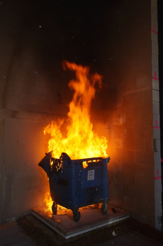 Bemessungsbrand außerhalb eines Gebäudes Ansatz: Der statistische Bemessungsansatz repräsentiert kleinere Lagerungen bei Umzügen, die Müllbereitstellung in üblichen Größenordnungen (mehrere