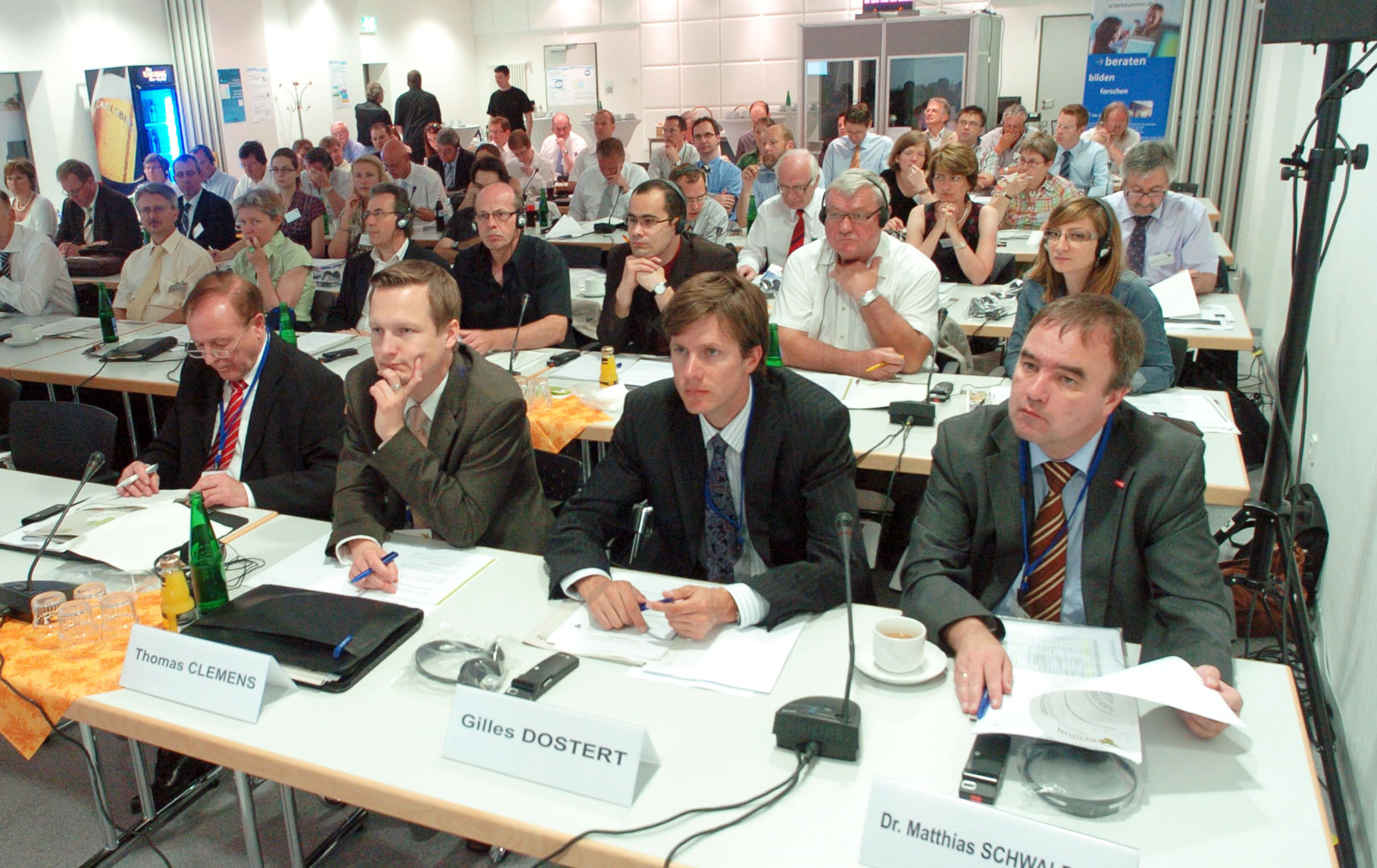 Parlamentarierrats am 12. März 2010 sowie am 17. September 2010. Zudem wurden die Empfehlungen im Rahmen der Öffentlichkeitsarbeit einem breiten Publikumskreis zugänglich gemacht.