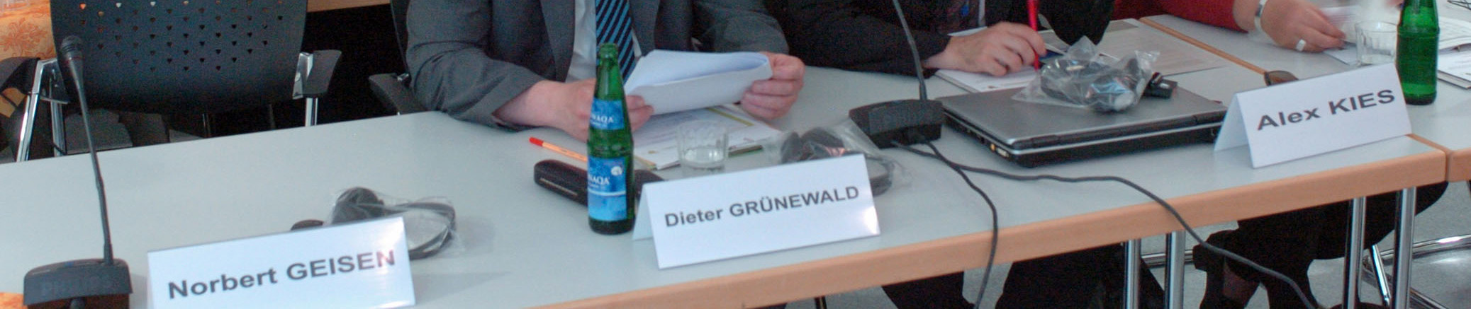 Treffen zu initiieren. Mittelfristig ist vorgesehen, dass diese Arbeitsgruppen sich dann selbst organisieren. Foto : Reiner Oettinger IV.