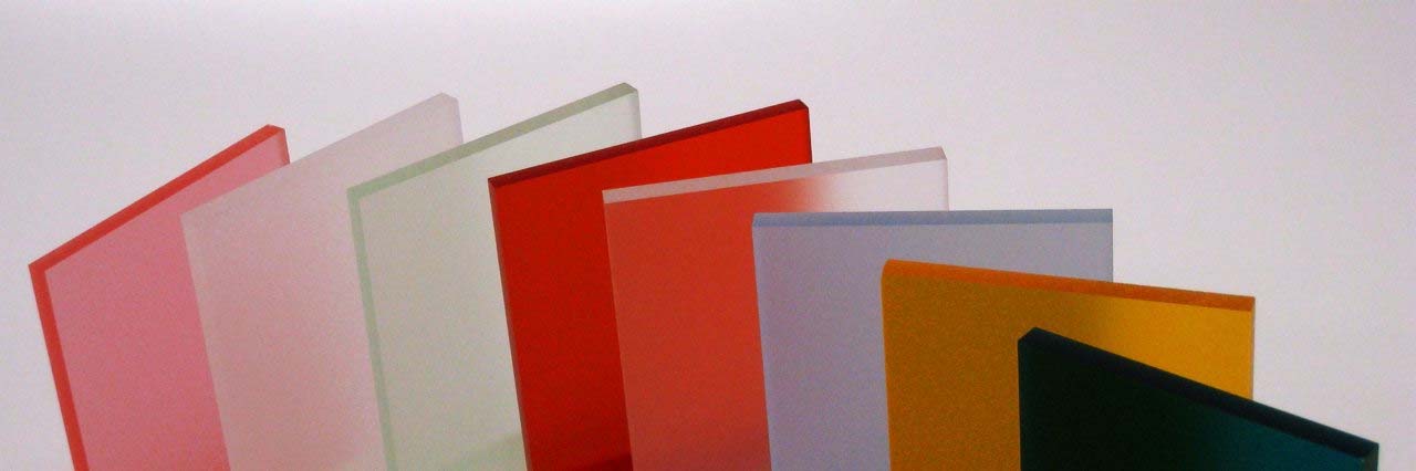 PLEXIGLAS GS farbig-transparent, farbig-transluzent oder deckend eingefärbt PREIS PRO PLATTE Dicke Code Farbe/Oberfläche Format ab 1 Platte ab 10 Platten 3,0 mm 261.002.