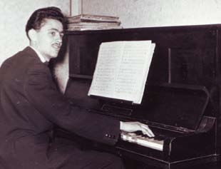 CIRKEVNÁ HUDBA VOJVODINSKÝCH SLOVÁKOV PaedDr. Juraj Súdi Mr. Ján Nosál, hudobný skladateľ a kantor rímskokatolíckej cirkvi v Selenči Ján Nosál sa narodil 17. 3. v roku 1941 v Selenči (obr. 83).