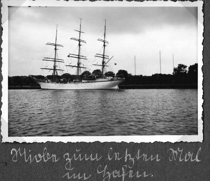 bekannt wurde und der ab 1919 in Weimar lebte, wo auf dem Friedhof noch heute sein Grab zu finden ist. Das dritte Schiff der deutschen Marine, auf welches v.