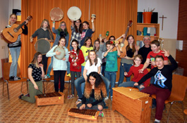 neuhofen Spezieller Musikgenuss für die SchülerInnen der NMS Neuhofen Im vergangenen Monat erlebten die Musikklassen im Zusammenhang mit der Orchesterwekstatt move.on einen speziellen Musikgenuss.
