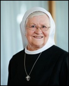 Persönlichkeiten stellen sich vor Sr. Oberin Adela Giesinger Seit 1926 sind die Barmherzigen Schwestern des Hl. Vinzenz von Paul um die Betreuung betagter Menschen in Lochau bemüht. Am 31.12.