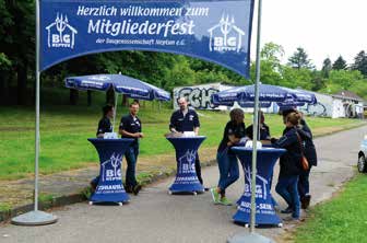 Hausinformationen Unser Mitgliederfest auf der Roten Erde Die BG Neptun e.g. hatte für Donnerstag, den 25.06.2015 zum Mitgliederfest auf dem Sportplatz Hans-Sachs- Allee, Rote Erde, eingeladen.