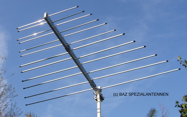 fertig montiert ausgeliefert, jede Antenne wird ausschliesslich in Handarbeit gefertigt. Die logarithmisch periodischen Antennen in den Frequenzbereichen - 80-200 MHz - 100 MHz-3 GHz, - 115 MHz-1.