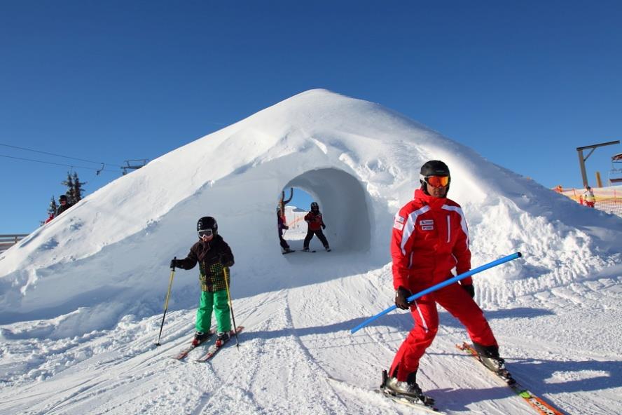 ANGEBOT WINTER Familienangebote Ski Neu seit 2011/12 Fun-Area an der