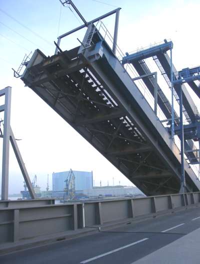Bauwerksmonitoring Ziegelgrabenbrücke Stralsund Öffnung der