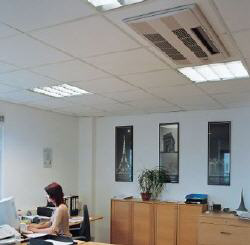 WOKA Schweißtechnik GmbH, Barchfeld / Werra Im Zuge des Neubaus und der Erweiterung des Verwaltungsgebäudes wurde zur Klimatisierung von Büros und Laborräumen eine City Multi-Klimaanlage eingebaut.