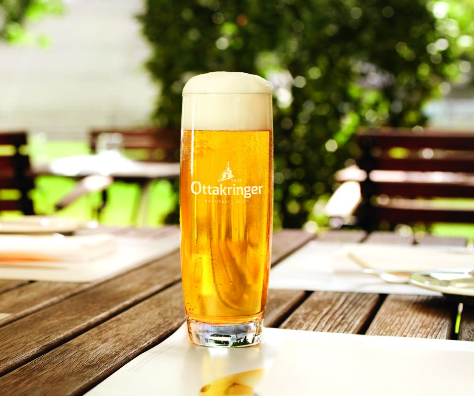 Genuss zum Wohle der Natur GOLD FASSL PUR Pures Biervergnügen! Unser Premium-Helles wird aus hochwertigen Zutaten gewonnen, die allesamt aus kontrolliert biologischem Anbau stammen.