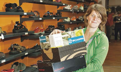 Kaufberatung 51 So wird ein Schuh daraus Nadja Schwob ist Expertin für Wandern und Trekking in der Berner Transa-Filiale.