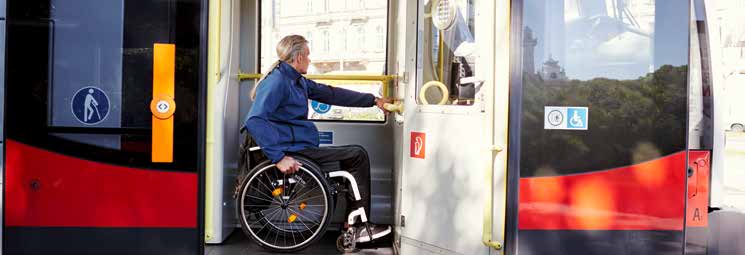 Hilfestellungen in den Fahrzeugen Unmittelbar hinter dem Fahrerplatz der neuen U-Bahnen befinden sich großzügig angelegte Mehrzweckabteile für Rollstühle, Fahrräder oder Kinderwagen.