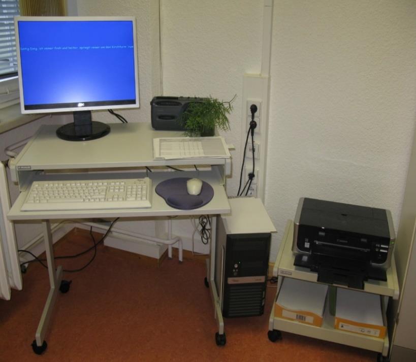 Der klassische Büroarbeitsplatz Stichwort: Stand-by-Betrieb PC und Drucker im Stand-by Leistung (Watt) 25 PC,