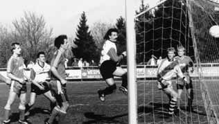 100 Jahre Fußball Die Saison verlief gut, es gab nur ein Problem, ähnlich wie in der vorherigen Spielzeit gab es eine überragende Mannschaft, den BSV Menden.