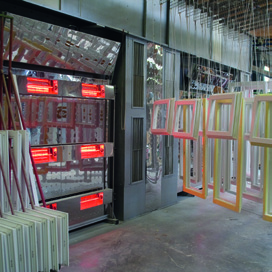 Modernes Bearbeitungszentrum für die Holzfensterproduktion. Waldland Fenstersysteme in Holz, Holz-Aluminium, Kunststoff und Kunststoff- Aluminium!