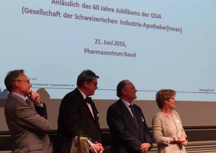 60 Jahre GSIA Die drei Referenten des Symposiums «60 Jahre Industrie-Pharmazie: Die historische Entwicklung im Wandel der Zeit» (von links nach rechts): Jürg H.