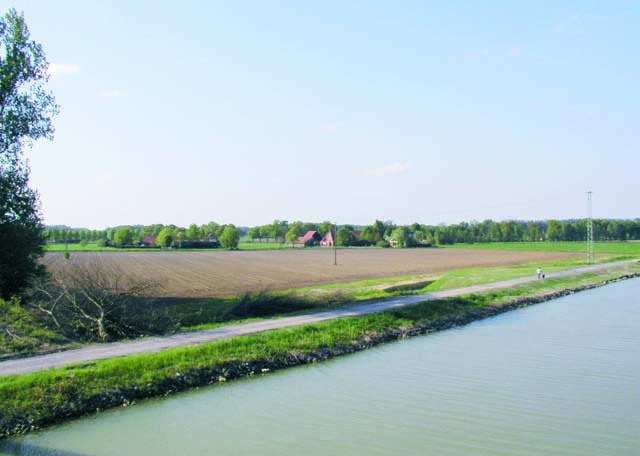 12 Die Schifffahrtskanäle Das Umfeld des Datteln-Hamm-Kanals, Dortmund-Ems- Kanals, des Mittellandkanals und des Wesel-Datteln-Kanals ist vorwiegend ländlich geprägt.